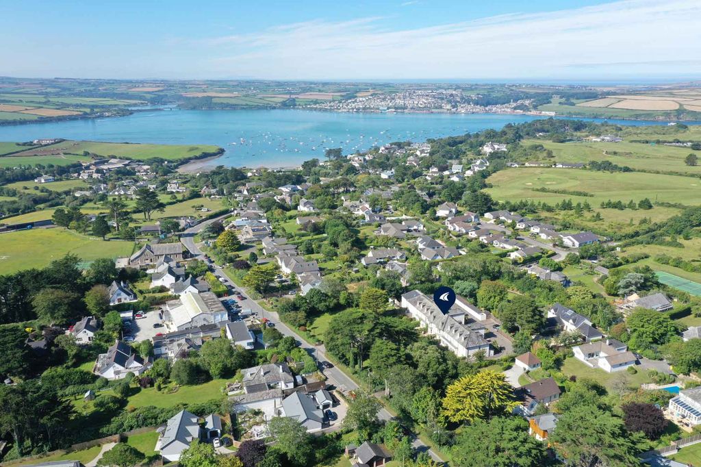 Property photo 3 of 17 67Ea7Ed685146_Lr6-Lowenna-Pin-Dji_0784