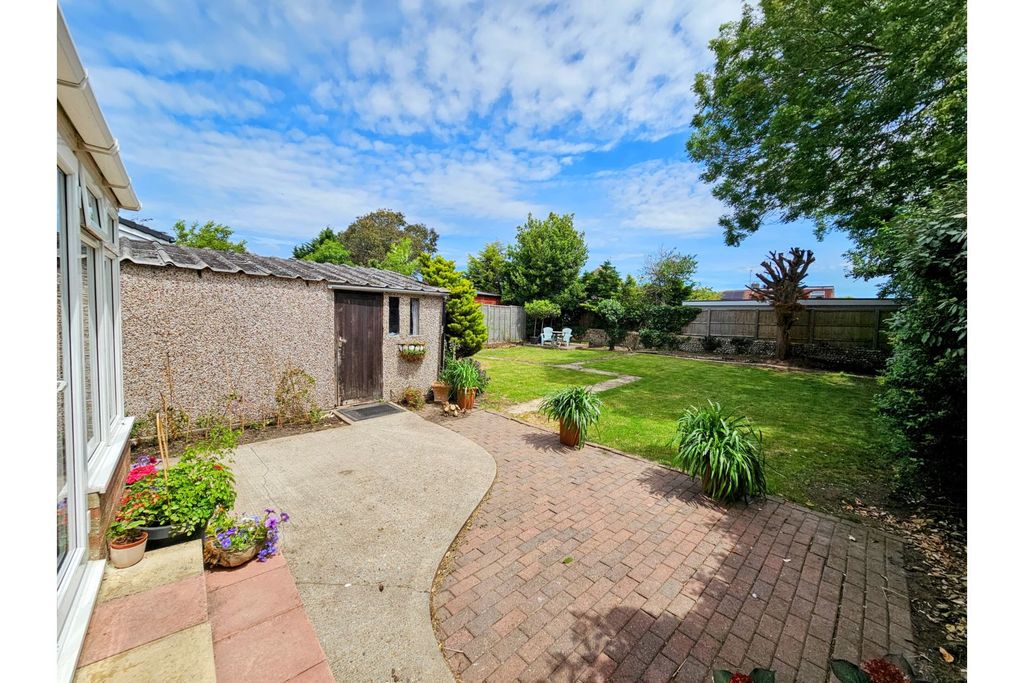 Property photo 2 of 20
