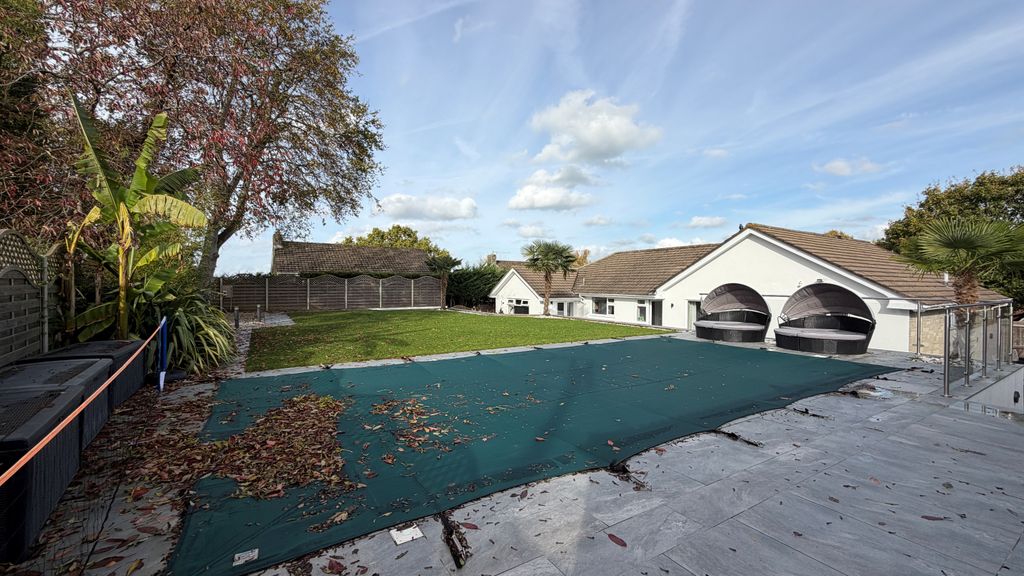 Property photo 1 of 21