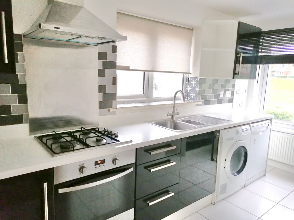 Property photo 2 of 9 Kitchen