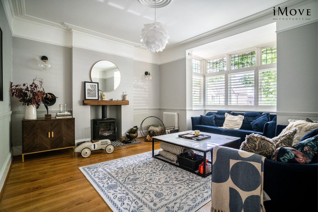 Property photo 2 of 31