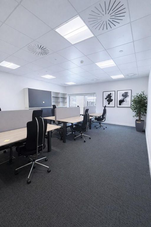 Property photo 1 of 12 Office