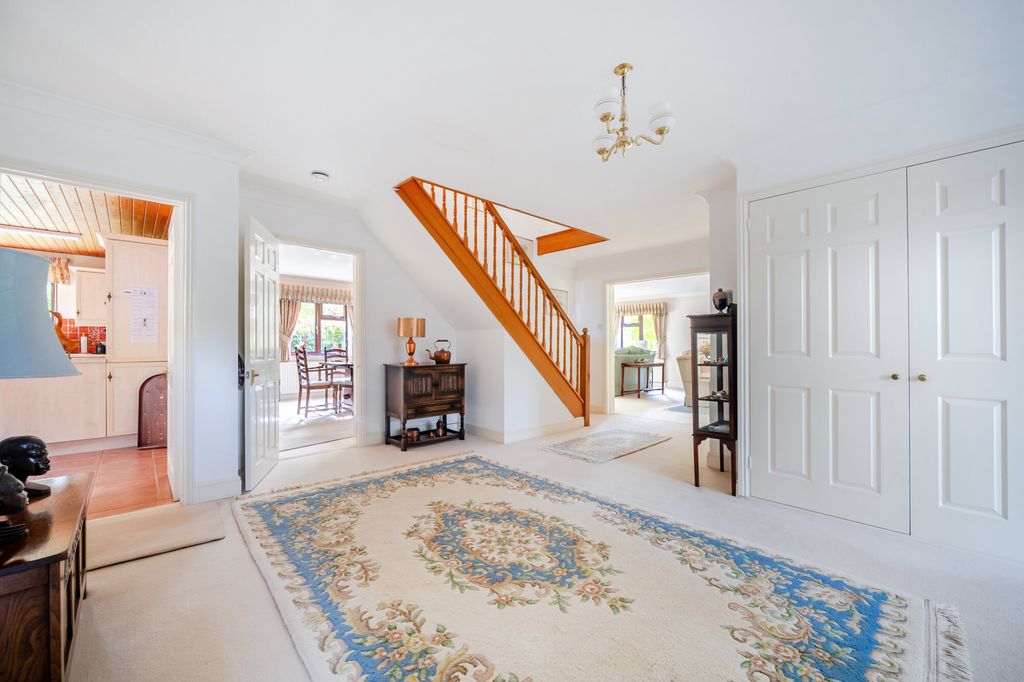 Property photo 2 of 18