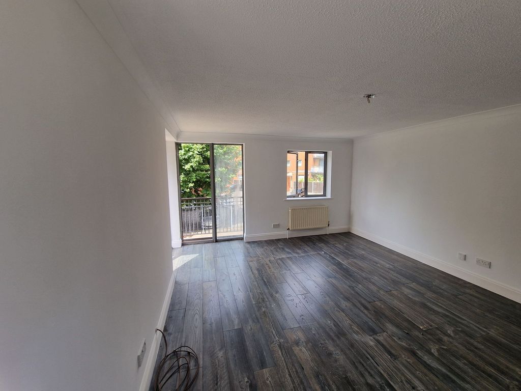 Property photo 3 of 24