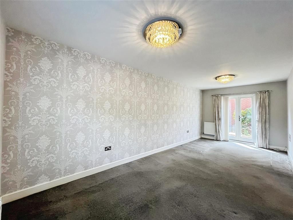 Property photo 1 of 14 Lounge