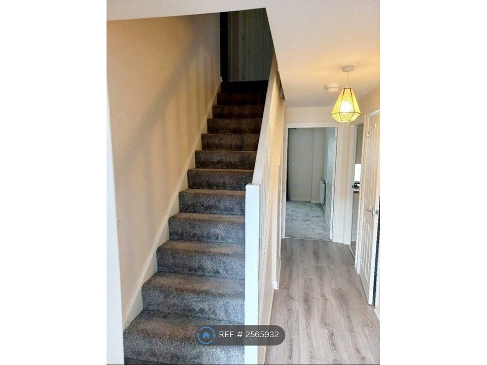 Property photo 2 of 19 Staircase