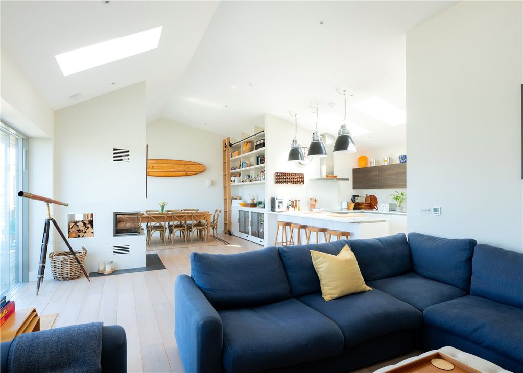 Property photo 3 of 25 Open Plan Living