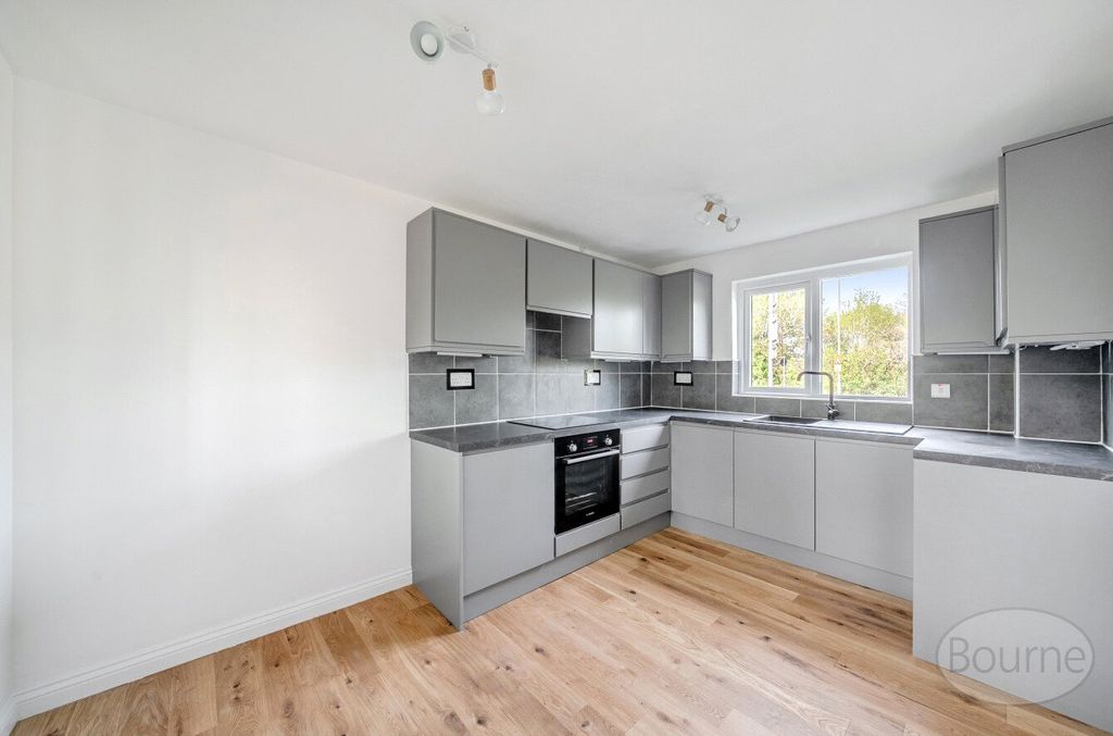 Property photo 2 of 20 Picture No. 16