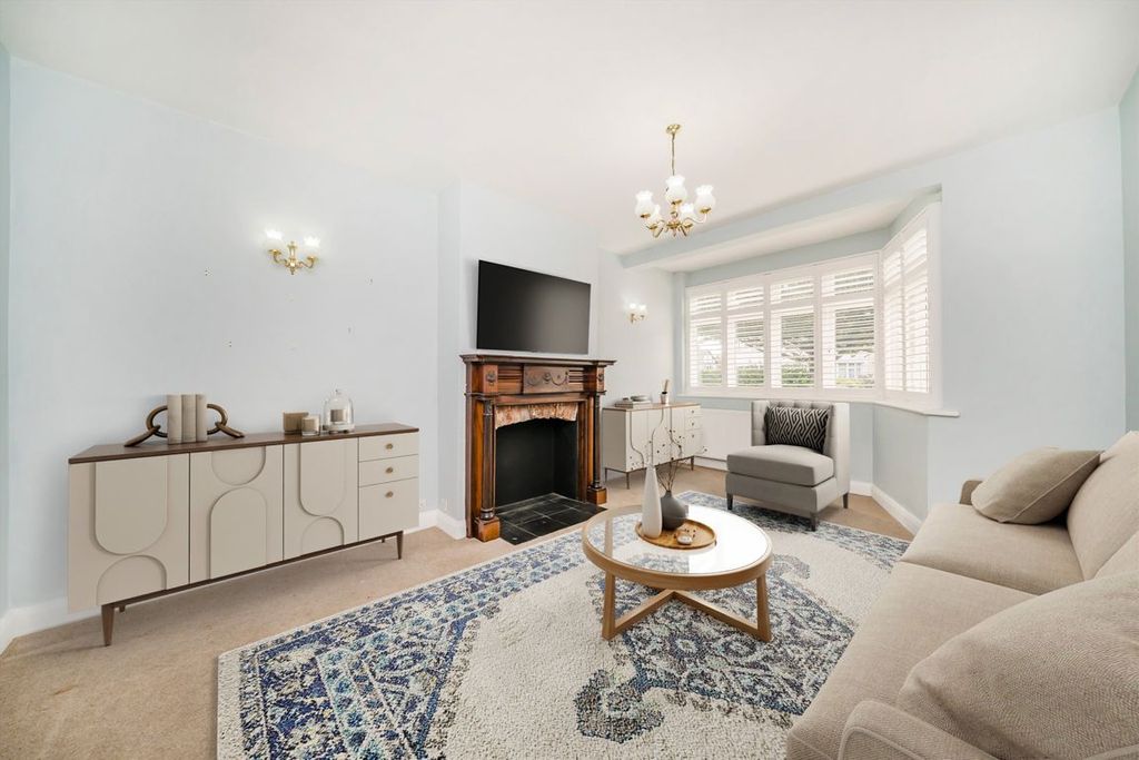 Property photo 2 of 8