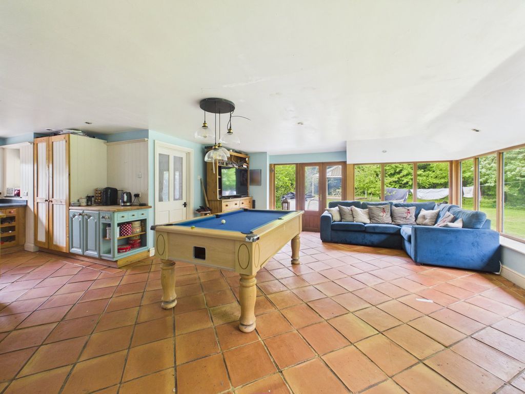 Property photo 3 of 25