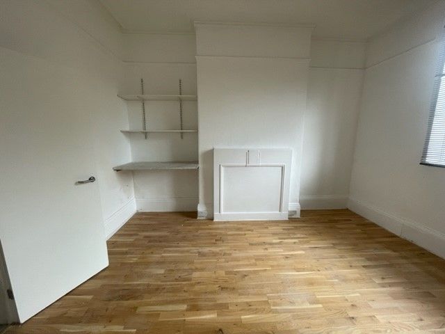 Property photo 2 of 4 Bedroom
