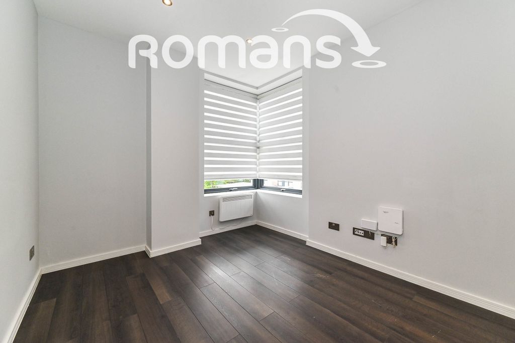 Property photo 3 of 8 Lounge