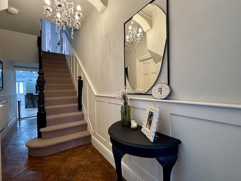 Property photo 3 of 32 Picture No. 13