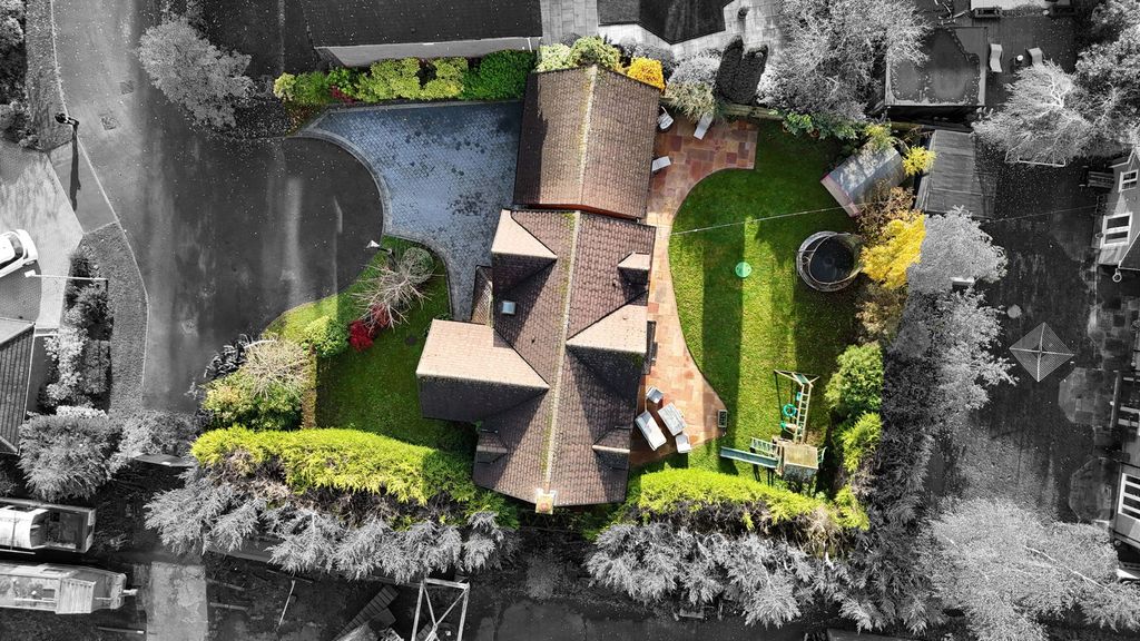 Property photo 3 of 54