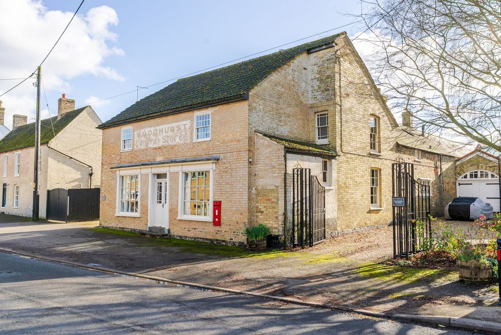 Property photo 2 of 46