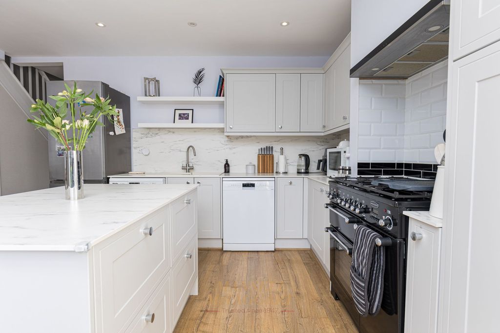 Property photo 3 of 26