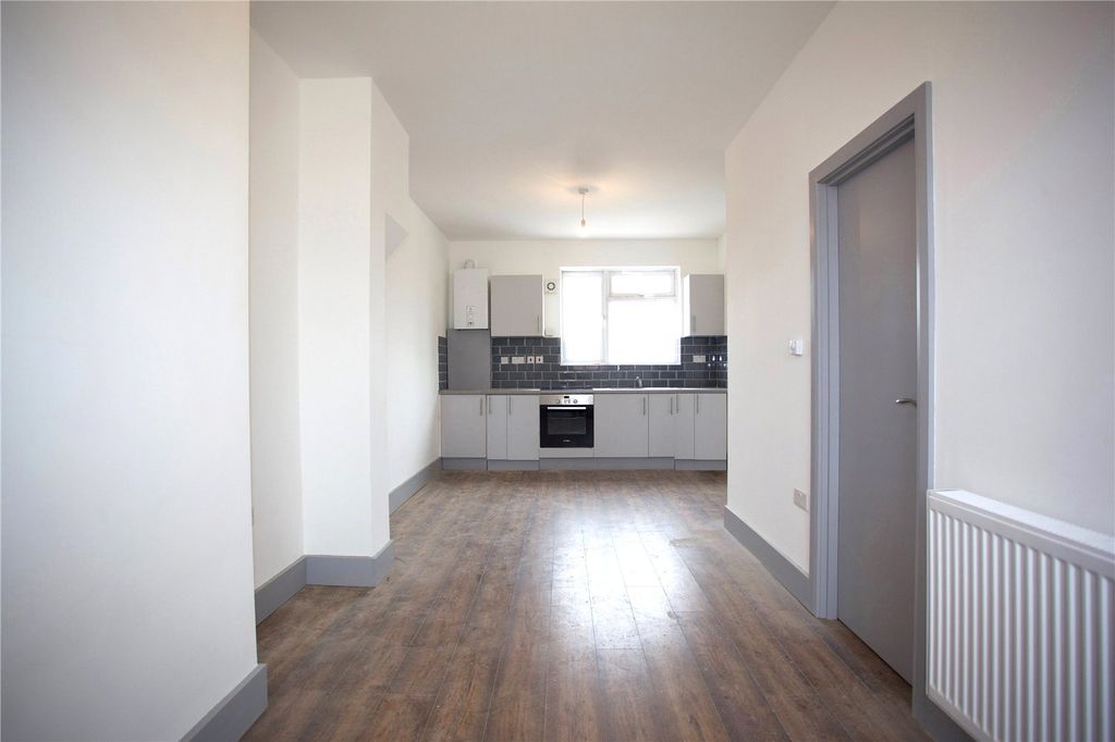Property photo 1 of 6 Linving/Dining