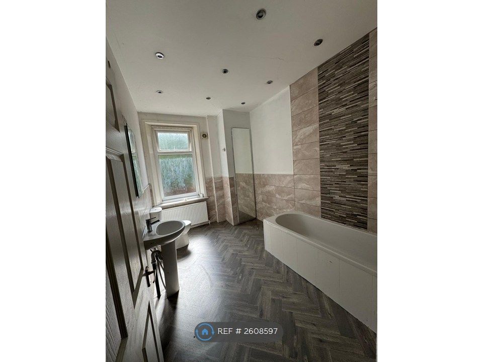 Property photo 3 of 4