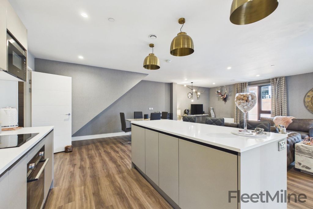 Property photo 3 of 26 Kitchen