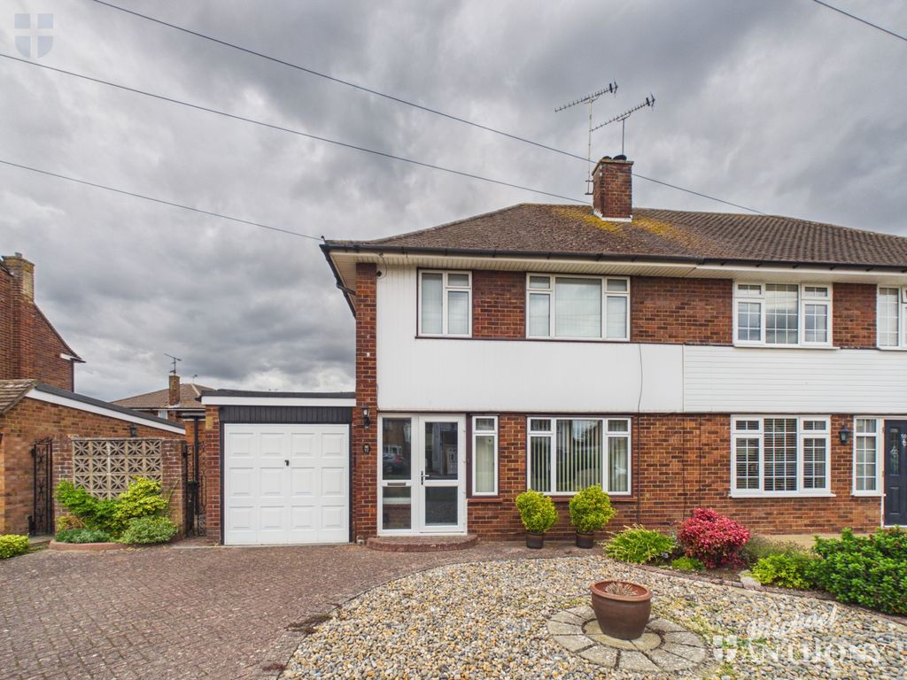Property photo 1 of 14 Cam03218G0-Pr1162-Still016