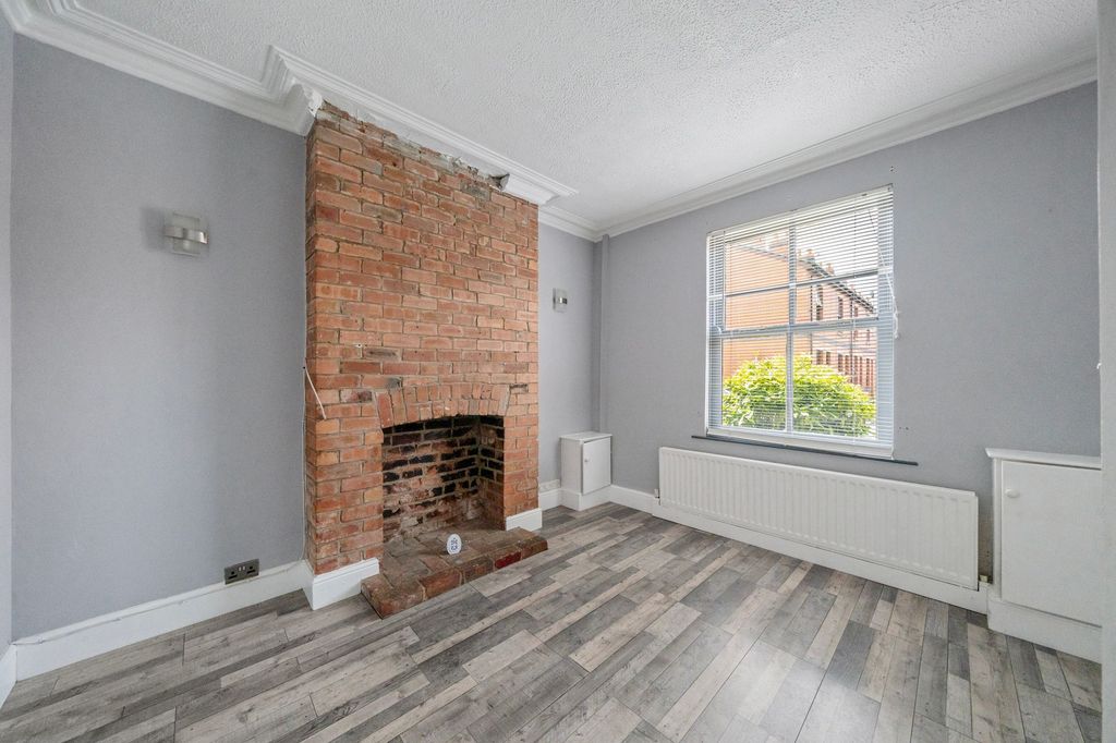 Property photo 3 of 19