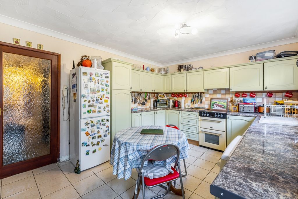 Property photo 3 of 19 19B Princess Street (Boston)-15