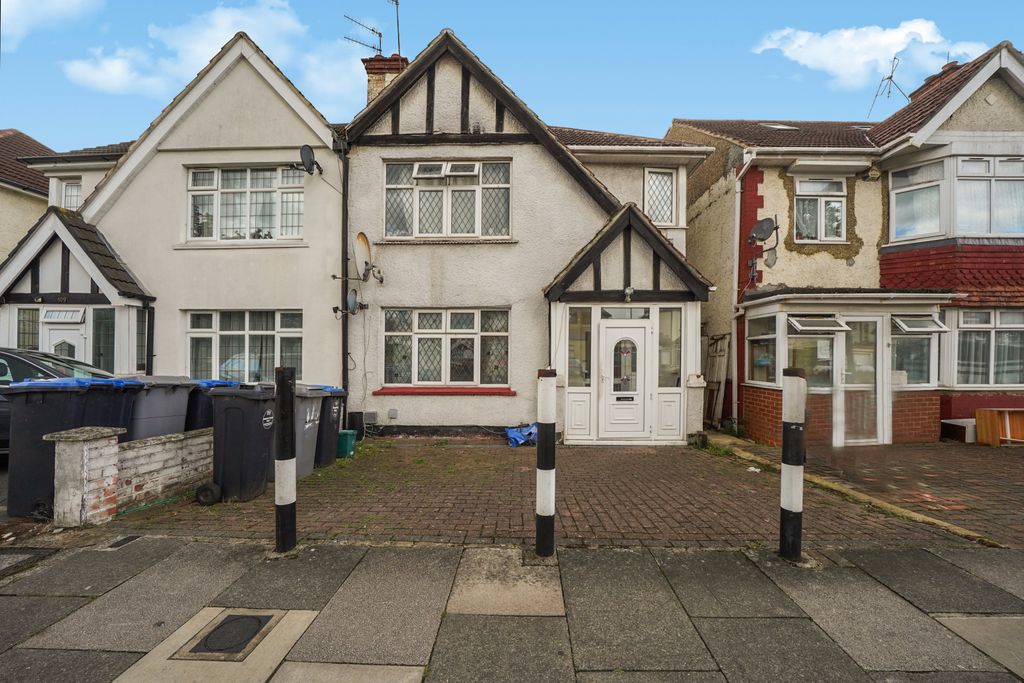 Property photo 1 of 15 3Â Bedroom Semi Detached For Sale