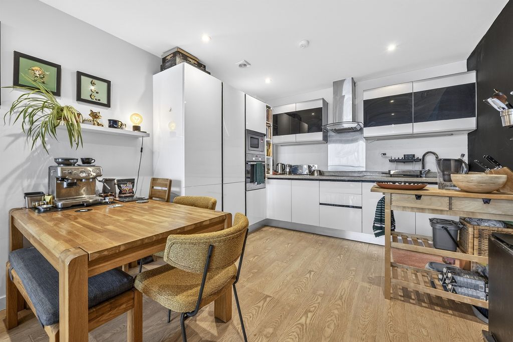 Property photo 1 of 26