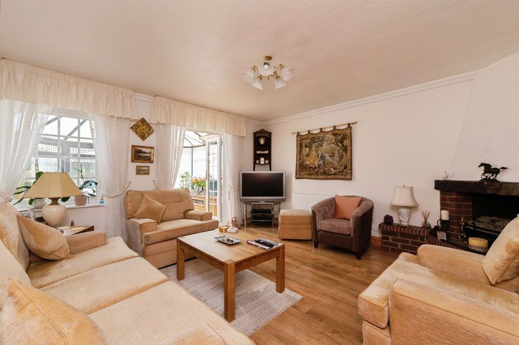 Property photo 2 of 24