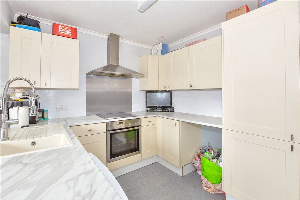 Property photo 2 of 9 Kitchen