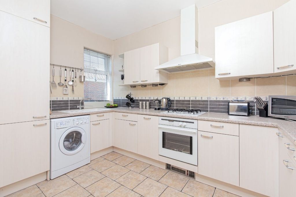 Property photo 3 of 29