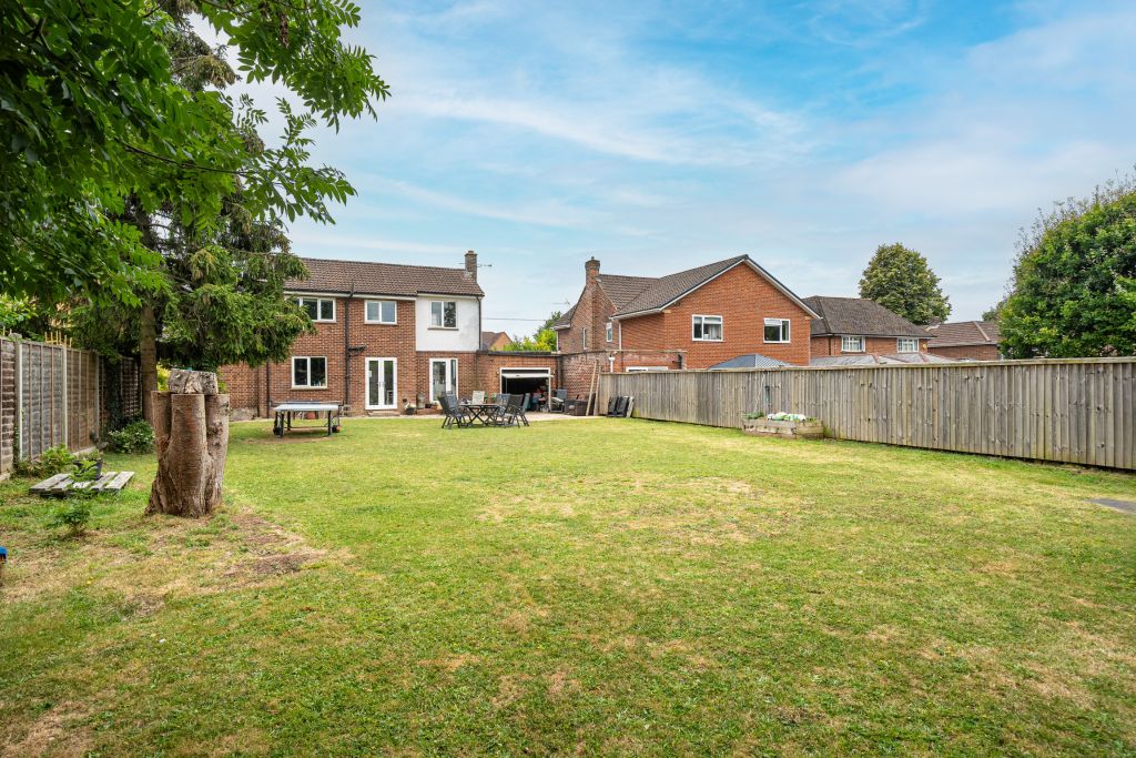 Property photo 2 of 23