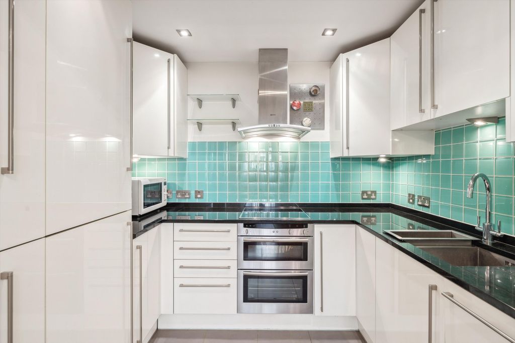 Property photo 2 of 14 Image