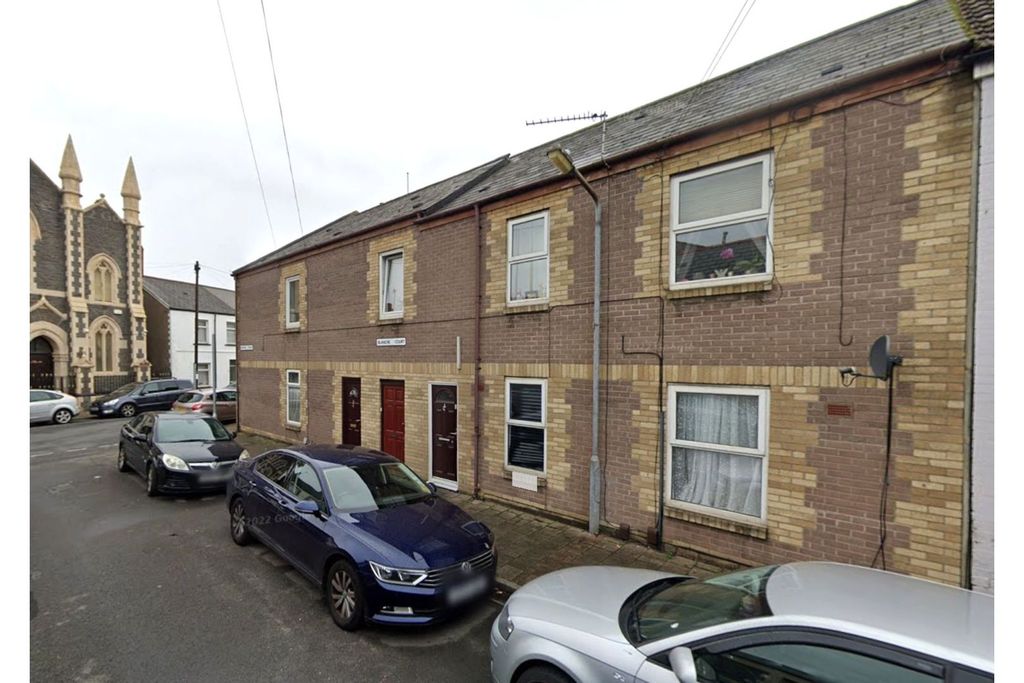 Property photo 1 of 11