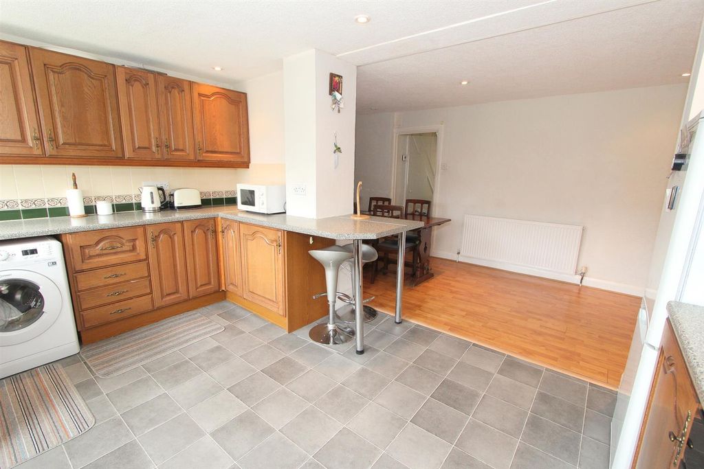 Property photo 2 of 17 Kit d.Jpg