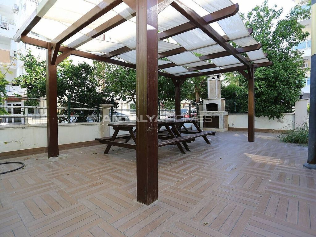 Property photo 2 of 28