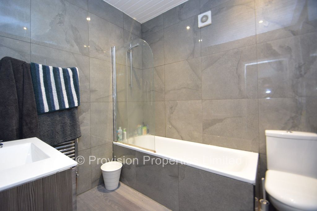 Property photo 3 of 11 Photo