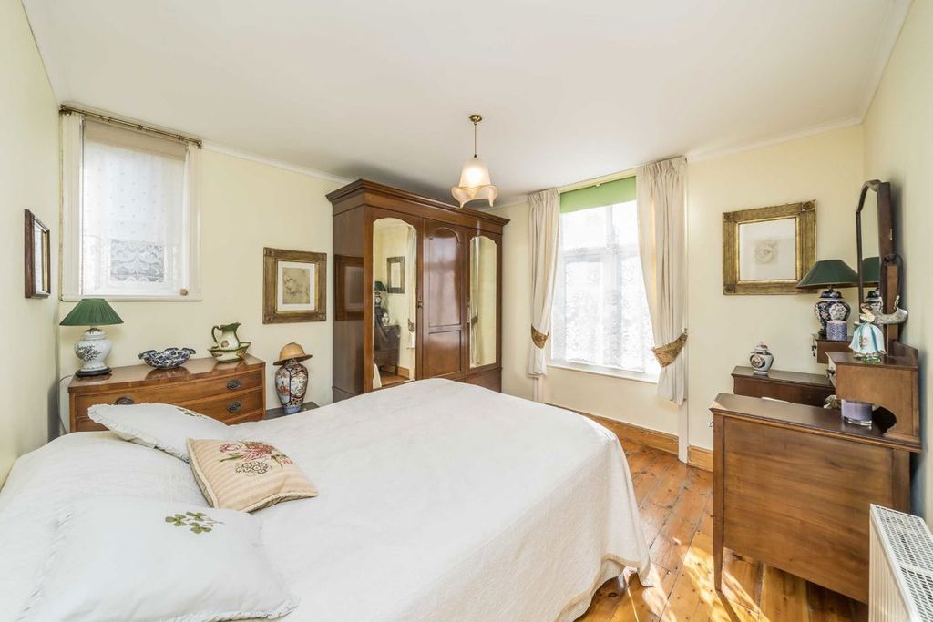 Property photo 3 of 4