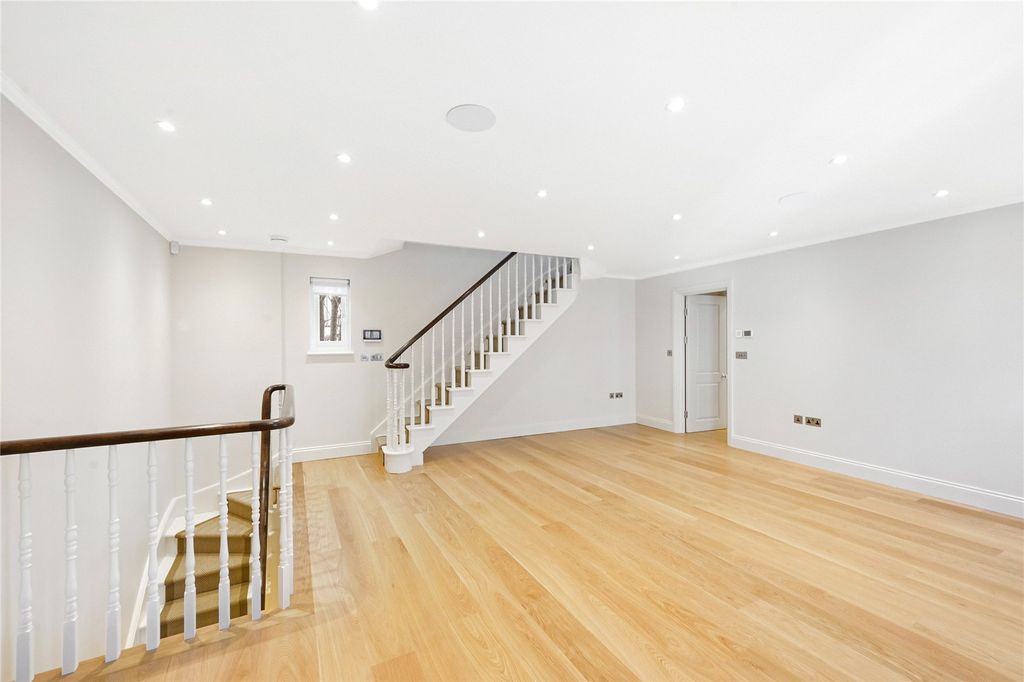 Property photo 3 of 8 Picture No. 04
