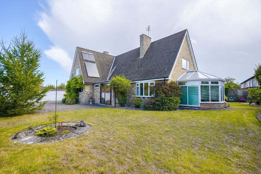 Property photo 2 of 24