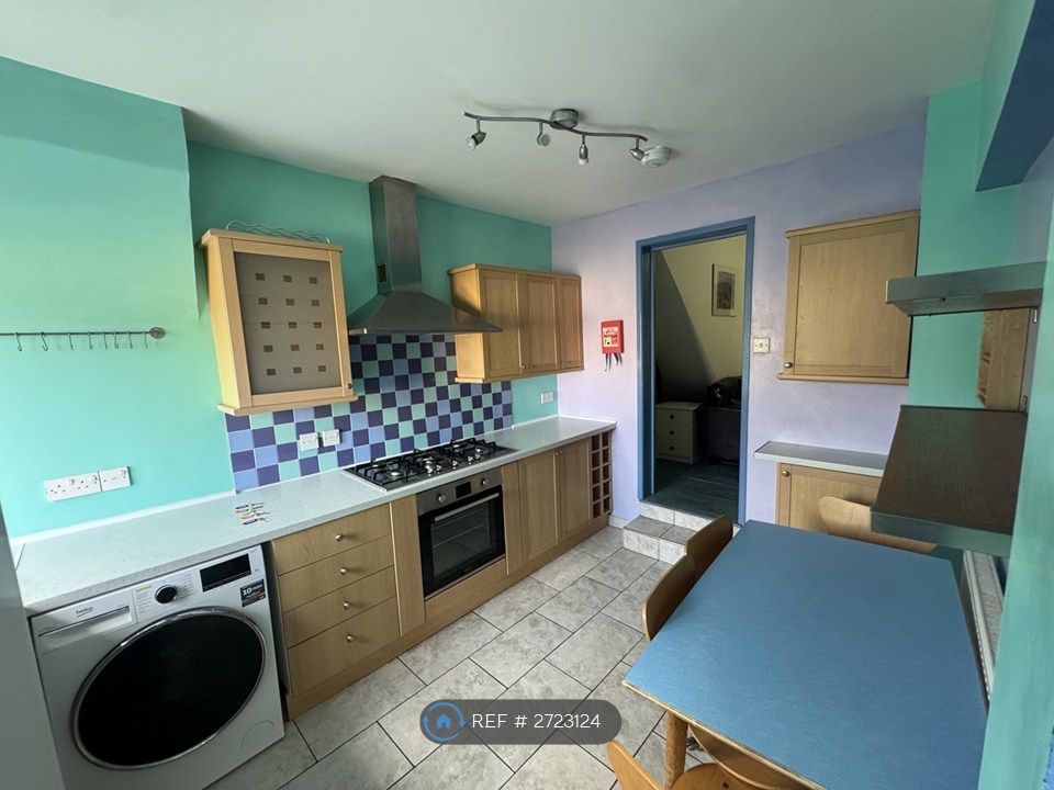 Property photo 3 of 15 Kitchen