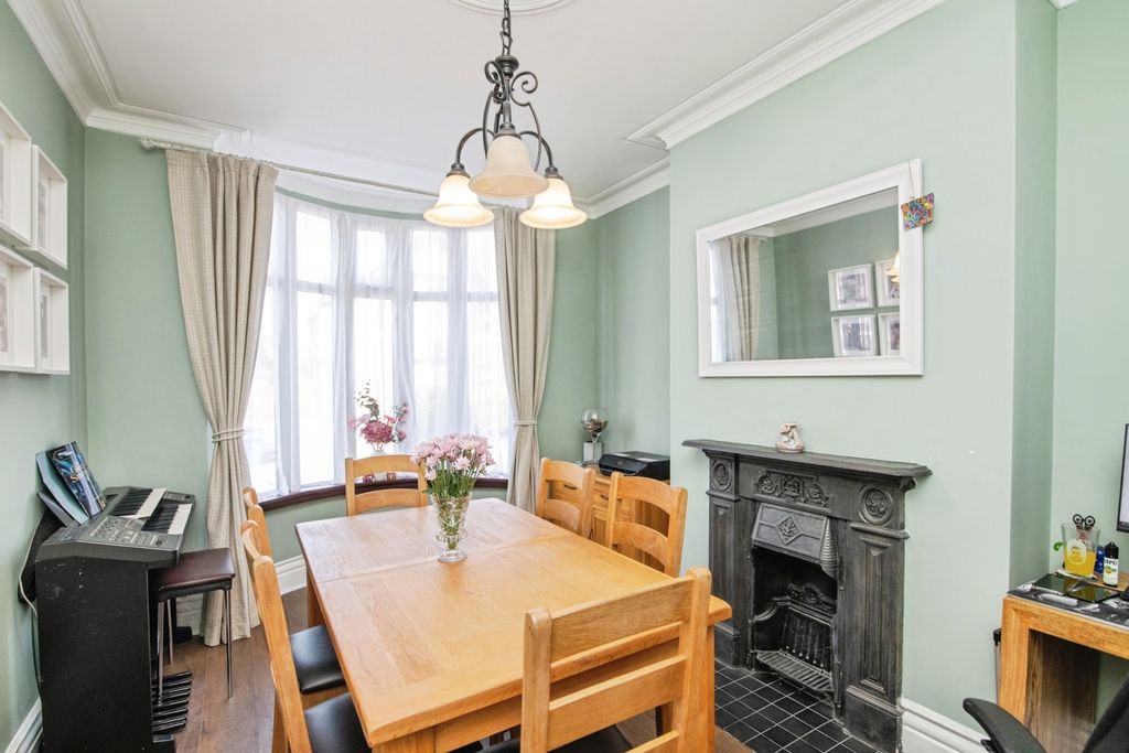Property photo 2 of 26 Pbox-Img.Jpg