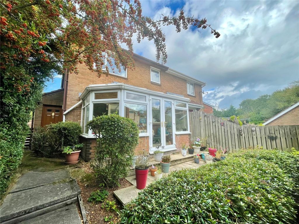 Property photo 1 of 9 Front