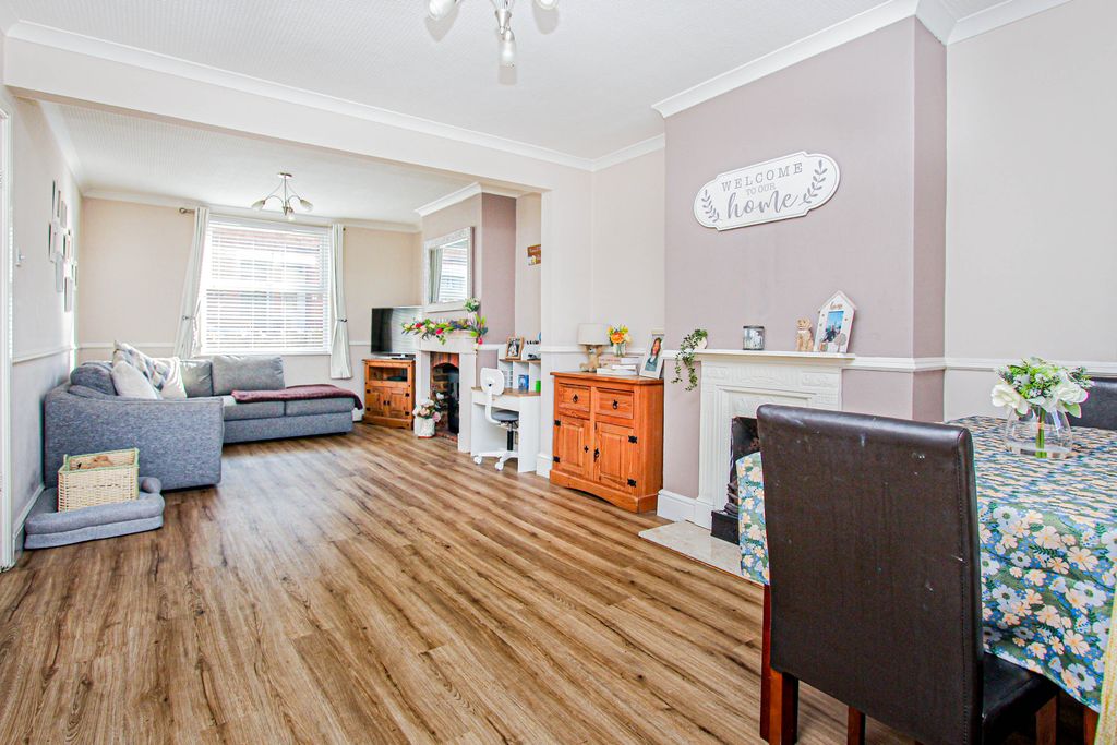 Property photo 2 of 12 Lounge/Dining Room
