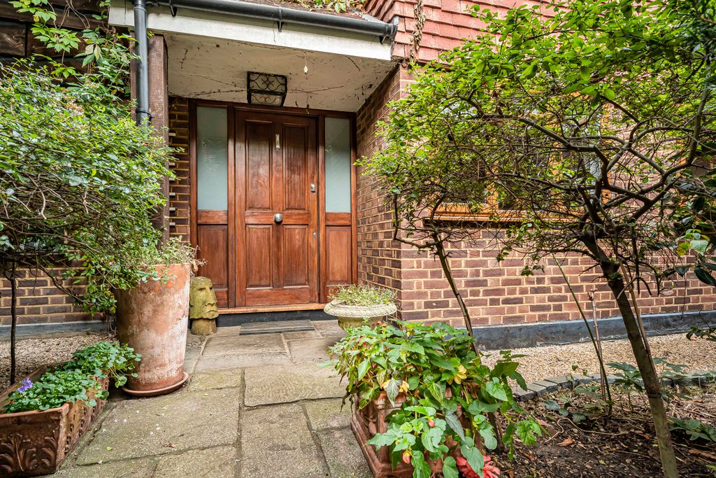 Property photo 2 of 43