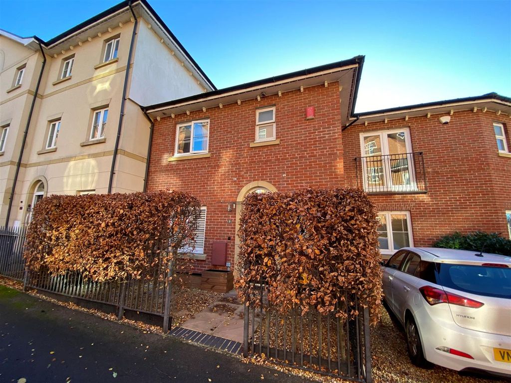 Property photo 1 of 20 9 Pil.Jpg