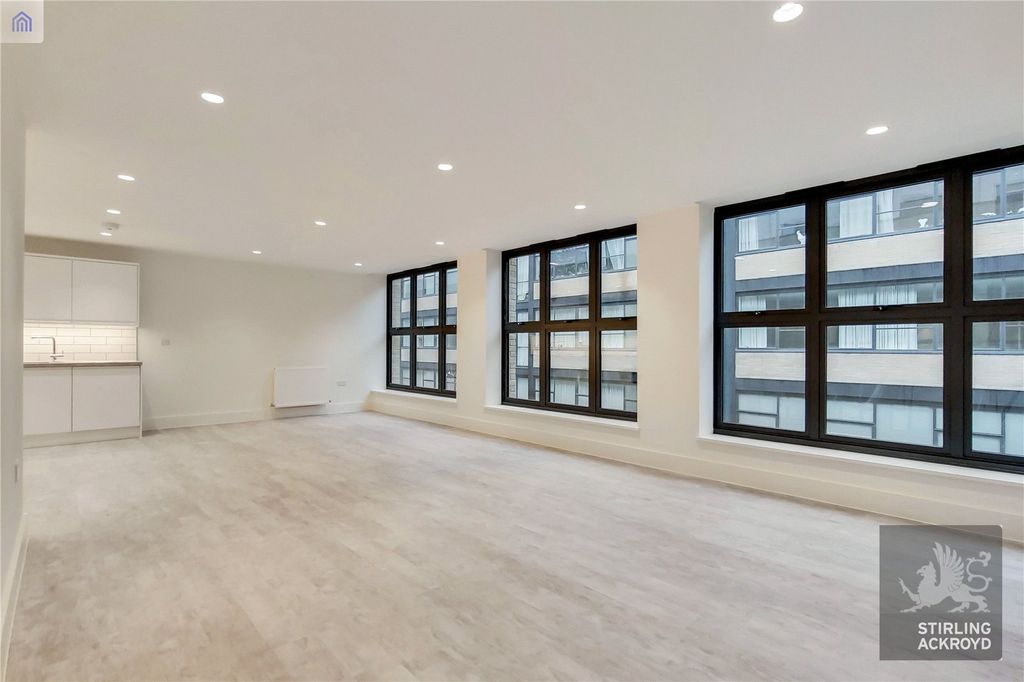 Property photo 1 of 15 Reception/Kitchen