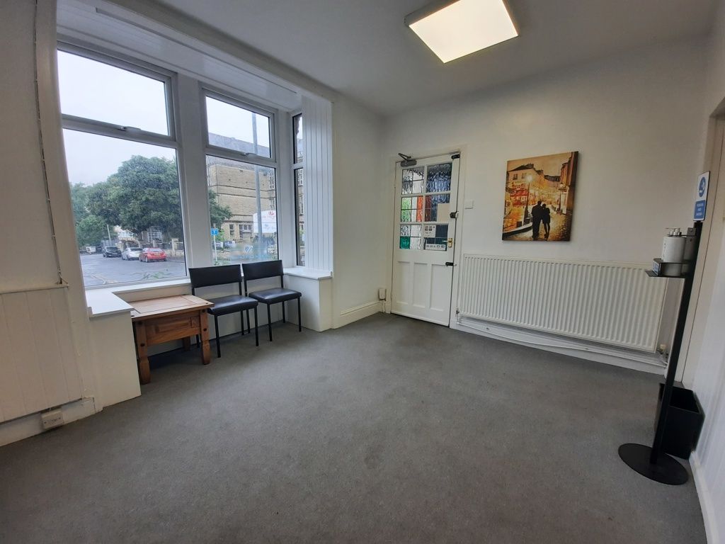 Property photo 2 of 11 Photo 3