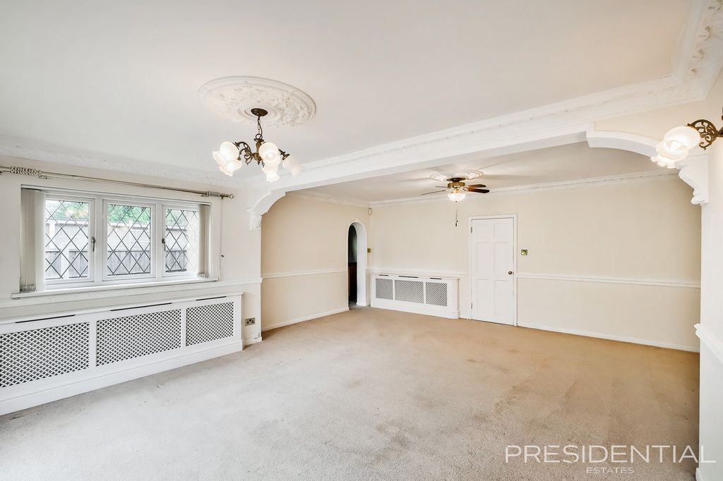 Property photo 2 of 30