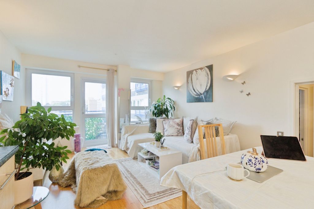 Property photo 2 of 20 Pbox-Img.Jpg
